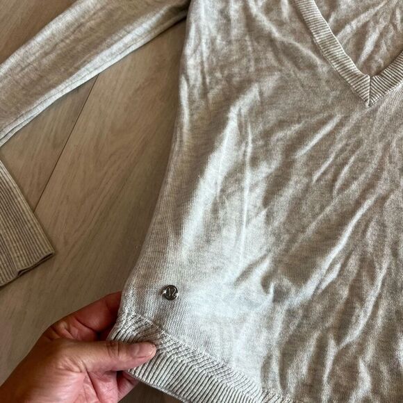 Lululemon Unity Drop Back Sweater Heathered Gray-Size m - Picture 5 of 6